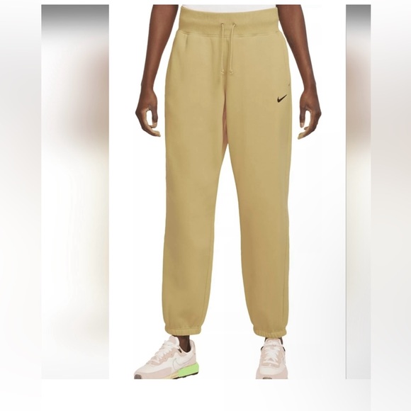 Oversized Nike joggers size XS yellow NWT - Picture 3 of 3